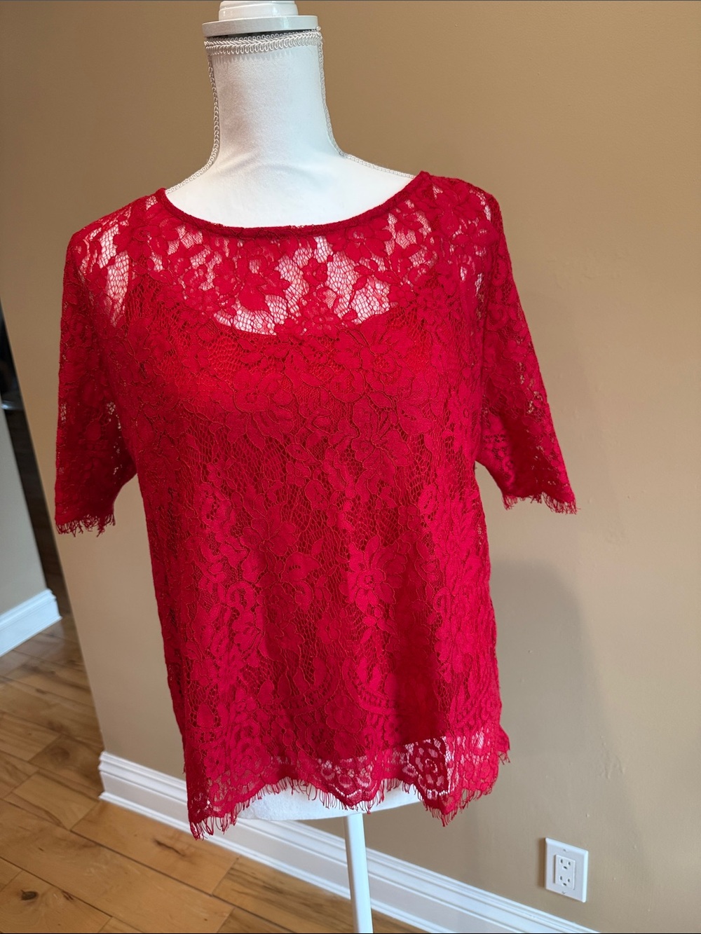 Red Lace Short-Sleeve Women's Top